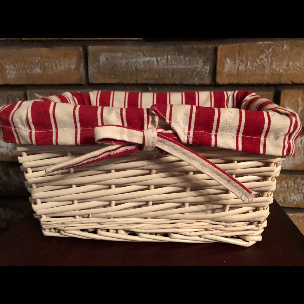 White Wicker Basket with Handcrafted Removable Liner